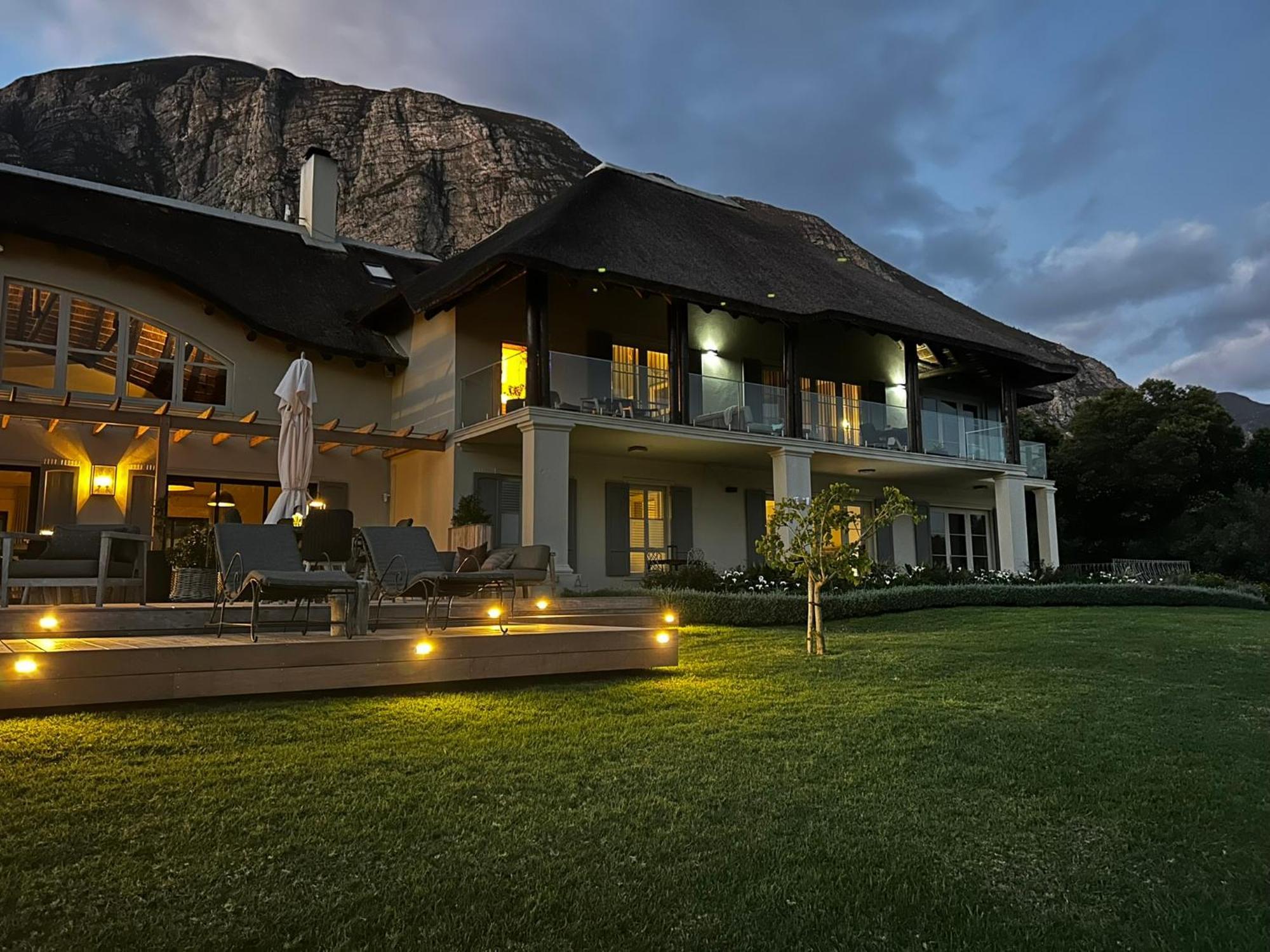 The Thatch House Boutique Hotel, הרמנוס מראה חיצוני תמונה